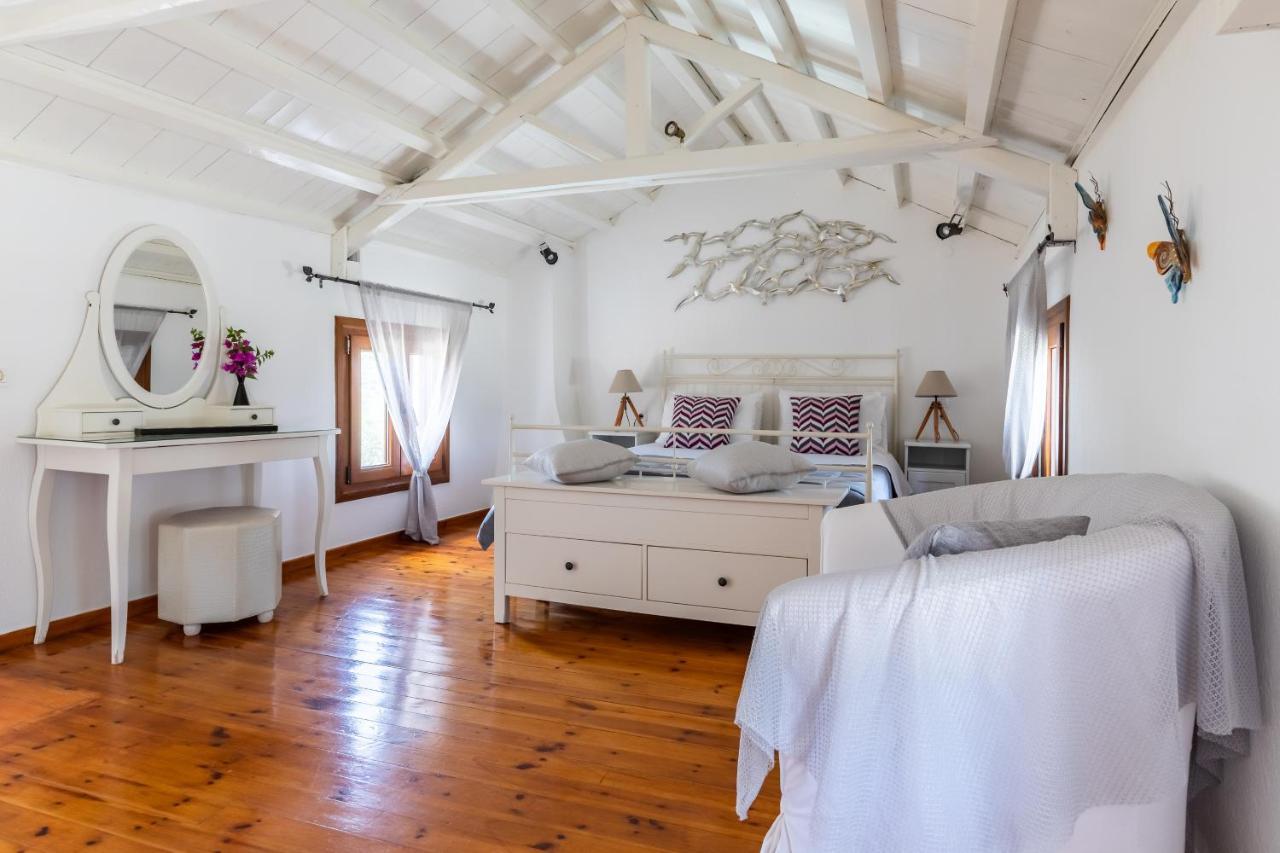 Villa Fotini Kalivi In Raches Panormos  Екстериор снимка